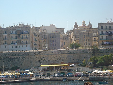 Maltas kūrorti  kādreiz ir bijuši zvejnieku ciematiņi. Sākotnēji par kūrortiem tie kļuva vietējiem iedzīvotājiem kā vasaras mīnes vietas 25430