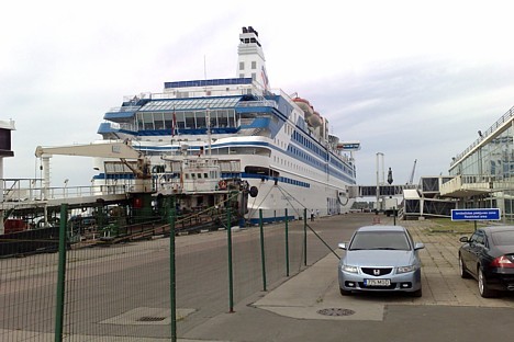 Tallink kruīza prāmis M/S Festival kursē no 2.08.2008 maršrutā Rīga – Stokholma - tas ir lielākas un mazliet jaunāks kā iepriekšējais Vana Tallinn 26019