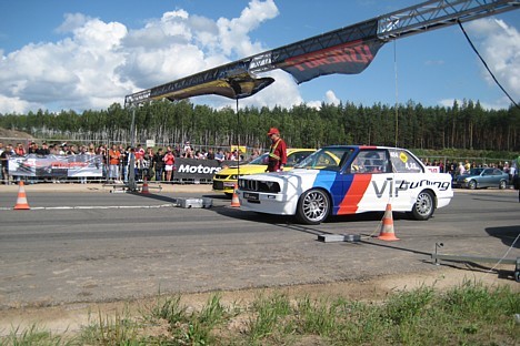 Svētdien, 3.08.2008, sporta kompleksā 333 notika dragreisa sacensības, kur sacentās Latvijas ātrākās automašīnas 26039