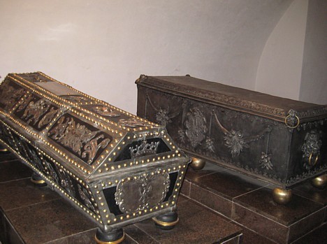 Hercogu Radzivills Krystof „Pērkons” (1547-1603) un  Janusz (1612-1655) sarkofāgi 26470