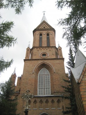 Līdzās muzejam atrodas arī baznīca 27158