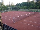 Teritorijā ierīkots arī tenisa laukums 14