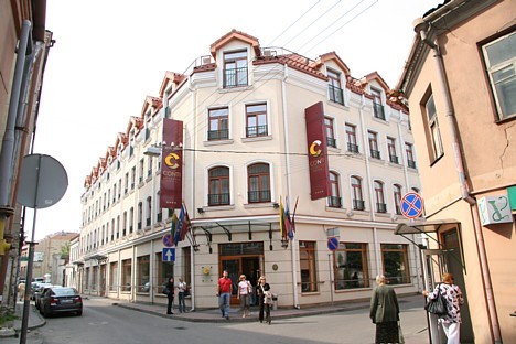 Conti Hotel ir četrzvaigžņu viesnīca, kas atrodas Viļņā, Raugyklos ielā 7/2 27651