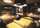 Klientu ērtībai visuos kabinetos ir ērtas masāžu gultas, kuras tiek ražotas ASV, kas ir viena no līderiem Spa ierīču ražošanā 8