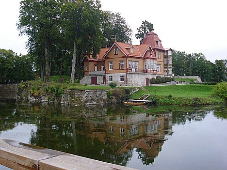 Kuresāre (Kuressaare) ir Igaunijas Sāremā salas galvaspilsēta 27833
