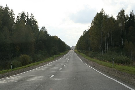 Lielceļam A9 no Rīgas uz Liepāju būtu nepieciešams kārtīgs remonts, jo daudzos ceļa posmos asfalta klājums ir nekvalitatīts. Taču rudenīgais skaistums 27992