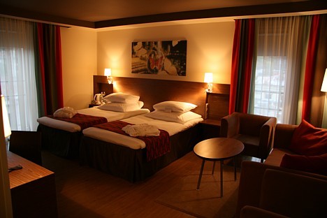 Viesnīca Reval Hotel Neris ir parūpējusies par mūsu komfortu un patīkamu vakaru. Numurs ir jauks un internets strādā uz uraaa! 28056