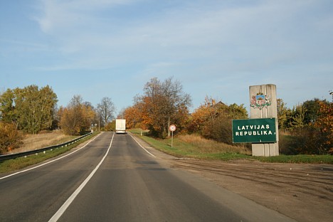 Latvijas un Lietuvas robeža ir bez kontroles pārbaudes, lai gan muitas un robežsardzes automašīnas var manīt dažus km tālāk 28072