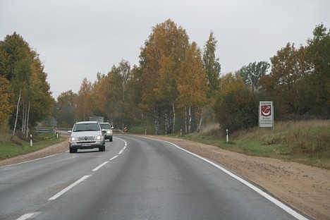 Visa ceļojuma laikā, kad tas bija likumīgi iespējams, centāmies ieturēt 90 km/h lielu ātrumu, tāpēc vidējais ātrums, ieskaitot pilsētas braucienus, mu 28085