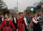 Dejotāji vienojās dejai no Rīgas Tehniskās Universitātes līdz pat Latvijas Universitātei 4
