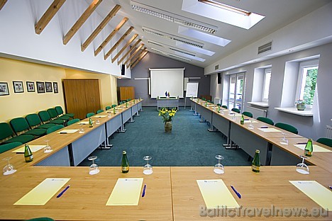 Viesnīcā atrodas divas modernas konferenču zāles: mazā un lielā zāle 28513