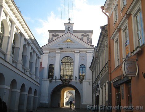 Aušros Vartai - viena no populārākajām svētvietām, populāra ne tikai Lietuvā, bet arī jau ārvalstīs. Šie vārti bija vieni no pieciem pirmajiem Viļņas  29000