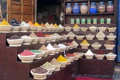 Šarm el Šeihas vecpilsētas austrumu tirgū var iegādāties ne tikai tradicionālos suvenīrus, bet arī dažādas garšvielas un karkade tēju 29474