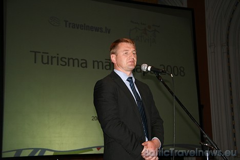 Aivars Mackevičs (Travelnews.lv direktors) sveic klātesošus un iepazīstina ar balvas piešķiršanas kritērijiem 29695