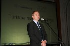 Aivars Mackevičs (Travelnews.lv direktors) sveic klātesošus un iepazīstina ar balvas piešķiršanas kritērijiem 2