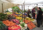 Pārtikas preču tirgus, kurā iepirkties galvenokārt dodas vietējie iedzīvotāji 8