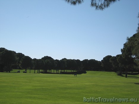 Golfa spēlētāju rīcībā ir trīs golfa laukumi 29962