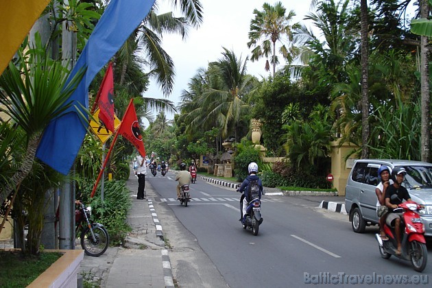 Bali iedzīvotāju iecienītākais motorizētais transports ir mopēds 30108