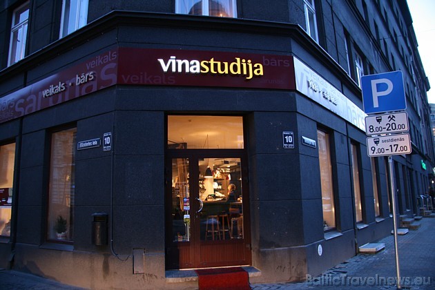 Veikals bārs Vīna studija atrodas Elizabetes ielā 10 un 20.01.2009 prezentēja jaunu vīna grāmatu 30157