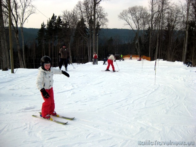 Turpat ir arī 150 m garā iesācēju trese jeb kalniņš bērniem, lai apgūtu šo ziemas sporta veidu 31019