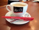 Ja arī tev ir šāda pildspalva (vai arī zila vai balta), izmanto to jau šonedēļ! Šajā restorānā šī akcija norisinās pēdējo nedēļu! 4