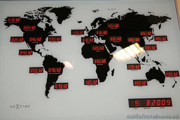 Pasaules pulkstenis, lai sekotu saviem ceļotājiem 31384