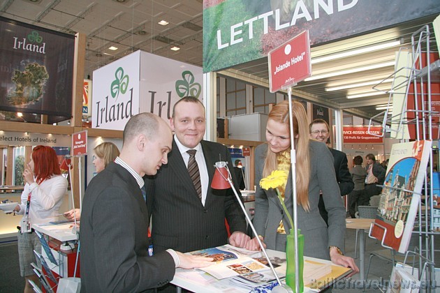 Ar optimismu uz 2009.gada vasaru raugās Normunds Nebojs (vidū) no viesnīcas Islande Hotel 31605
