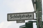 Schloßstraße - ir īsta vāciešu iepirkumu vieta, jo tūristi šeit reto reizi ieklīst 19