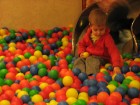 Bumbu baseini iedalīti divām grupām - mazajiem un pavisam mazajiem, jo istaba paredzēta bērniem līdz 7 gadu vecumam. Vecākiem pašiem jāpieskata savas  24