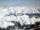 Skats uz varenajiem Alpu kalniem no lidmašīnas, kas no Latvijas lido uz Bergamo (Itālijā) 2