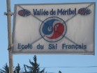 Slēpošanas kūrortā strādā pacietīgi un profesionāli slēpošanas instruktori, pat tādi, kas kādreiz ir bijuši Francijas izlases treneri vai arī profeisi 7
