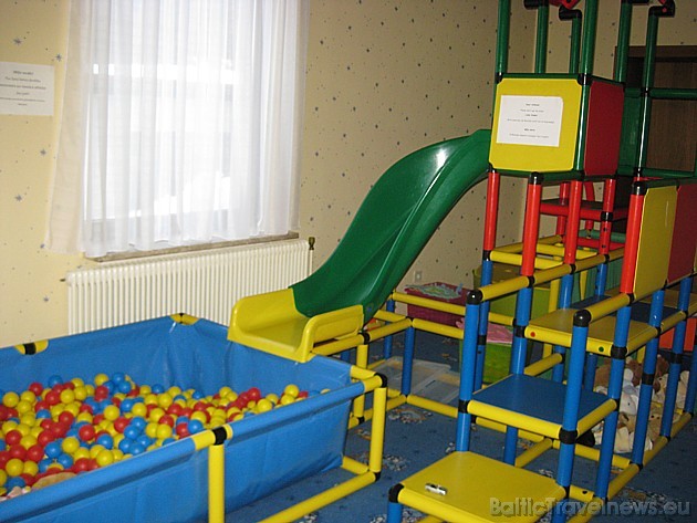 Turpat pie restorāna telpas atrodas arī rotaļu istabiņa bērniem 31919
