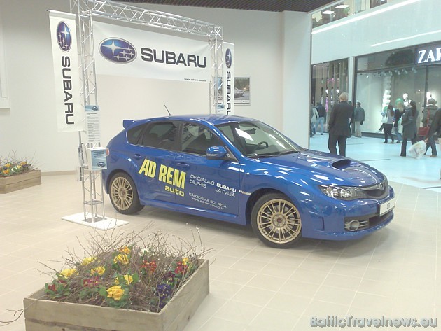 Subaru liek apstāties gandrīz katram auto rallija fanam  (Foto ar mobilo telefonu Nokia N95) 31933