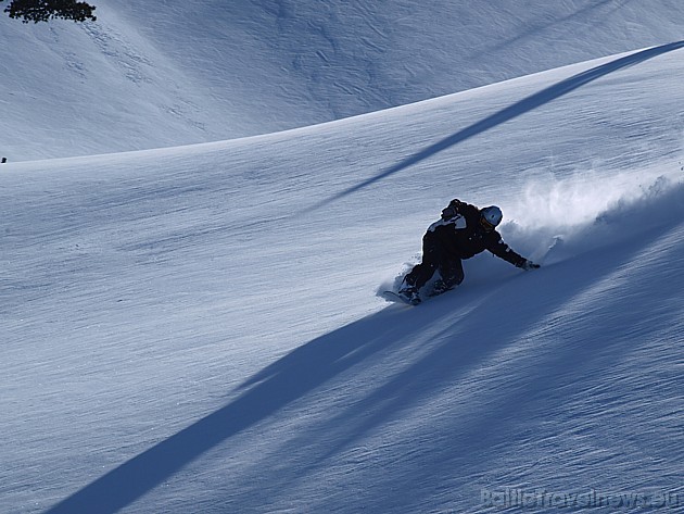 Iespējas izbaudīt sniegu šeit ir gan snovbordistiem, gan slēpotājiem 31953