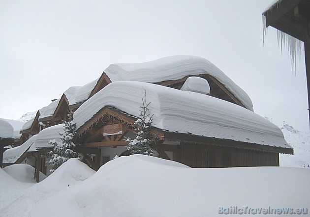 Sniegs La Plagne turoties ļoti ilgi...uz ledāja slēpot varot līdz pat maija beigām. Sīkāka informācija: www.-plagne.com 32102