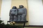 Rūpnīcas pagalms ir padarīts krāšņāks ar dažādām interesantām skulptūrām 6