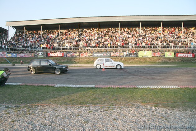 2009.gada Latvijas Dragreisa čempionāta kalendārs: 30. maijs (402m), Jēkabpils; 27. jūnijs (402m), Jēkabpils; 1. augusts (201m) Biķernieki; 29. august 32656