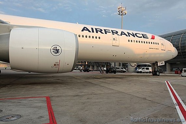 Tā ir 54 Boeing 777lidmašīna, kas ir Air France rīcībā 32701