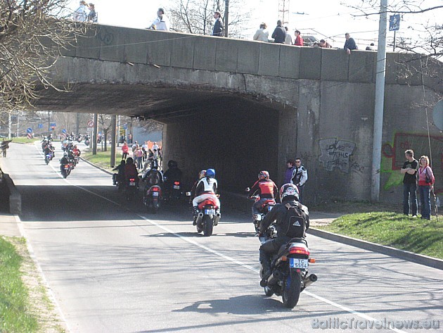 Parādes brauciens lieku reizi atgādināja, ka Latvijā ir ļoti daudz motobraucēju 32733