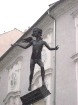 Grezna un savdabīga slavenā komponista Volfganga Amadeja Mocarta statuja 18