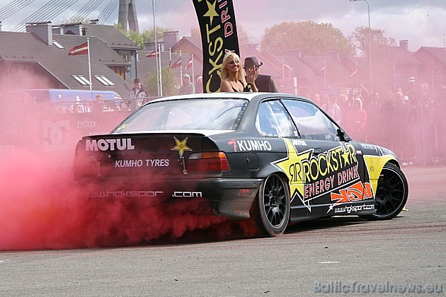 Gvido Elksnis – ar “BMW M3 E36” drifta automobili, kam ir 350 ZS 33003