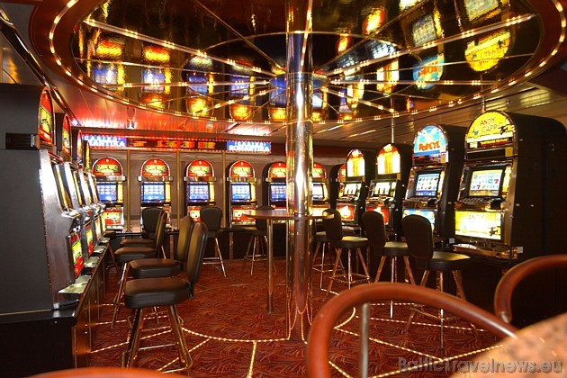 Prāmja spēļu automāti un kazino. Foto: Tallink.com 33106