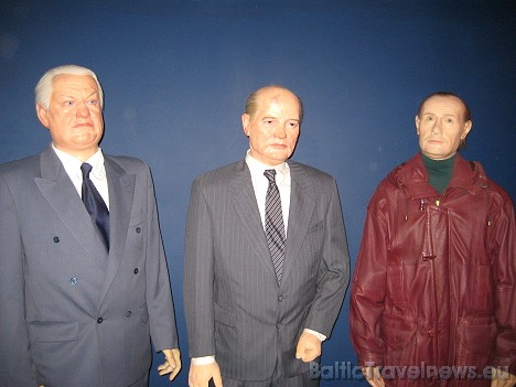 B. Jelcin, M. Gorbachev un V. Putin 33232