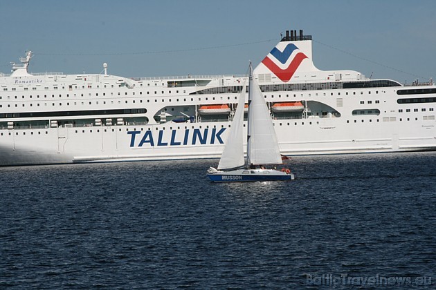 Kruīzi prāmis Tallink un mazās buru laivas 33738