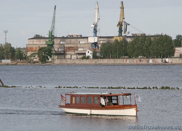 Koka kuģītis Darling, ar kuru no Rīgas centra var ierasties restorānā 34361