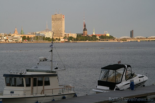 No restorāna logiem un terases paveras brīnišķīgs skats uz Vecrīgu 34363