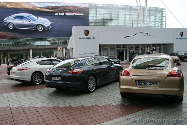 Lidostas teritorijā var iepazīties ar jauno Porsche Panamera - www.porsche.com 34492