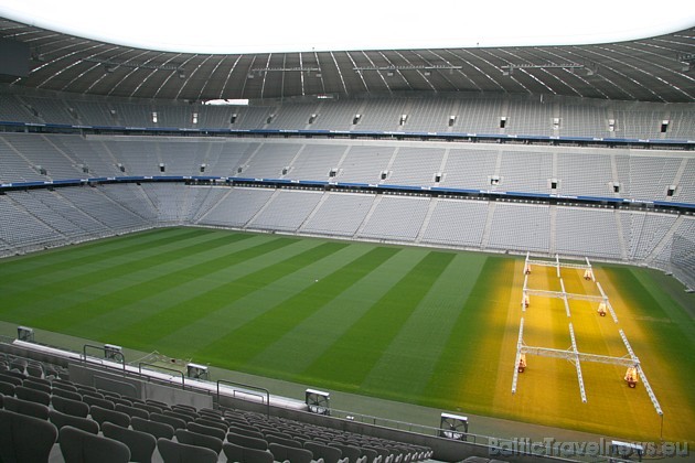 Futbola stadions Allianz Arena tiek izmantots tikai un vienīgi futbola mērķiem. Zālāja svītras veidojas no zālāja pļaušanas virziena, jo viena josla t 34646