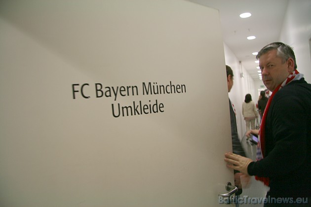 Durvis, kas ved uz futbola komandas FC Bayerm München ģērbtuvi. Sīkāka informācija par komandu - www.fcbayern.t-com.de 34654