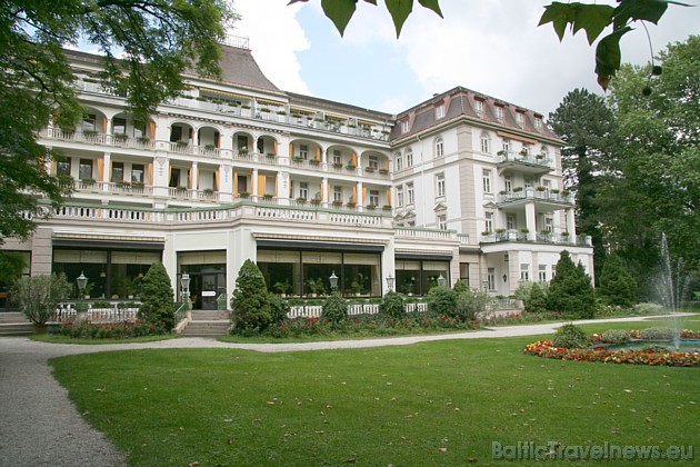 Bad Raihenhallē ir daudzas jaukas viesnīcas ar spa un ārstniecības procedūrām, piemēram, Hotel Bad Reichenhall - Steigenberger Axelmannstein -  www.st 34746